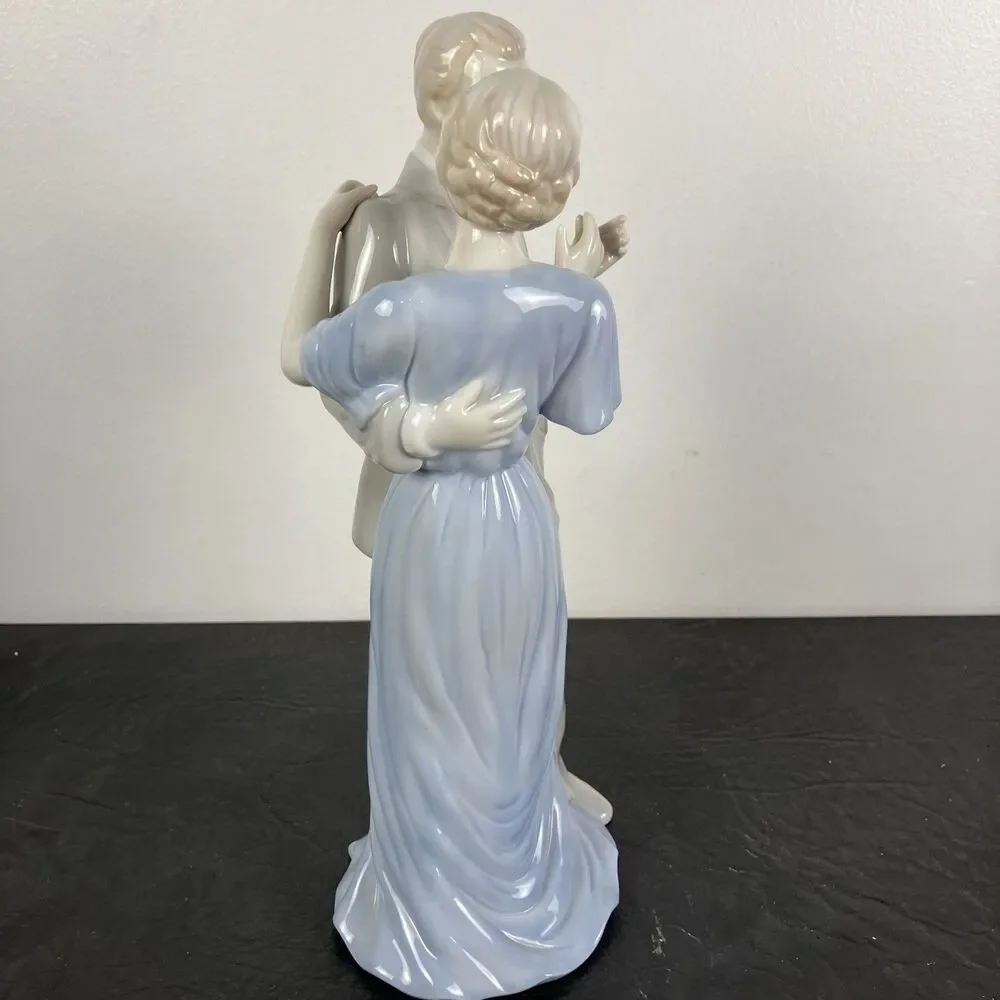 Porcelain Dancing Couple Figurine Wedding Cake Topper Romantic Vintage Decor HTF